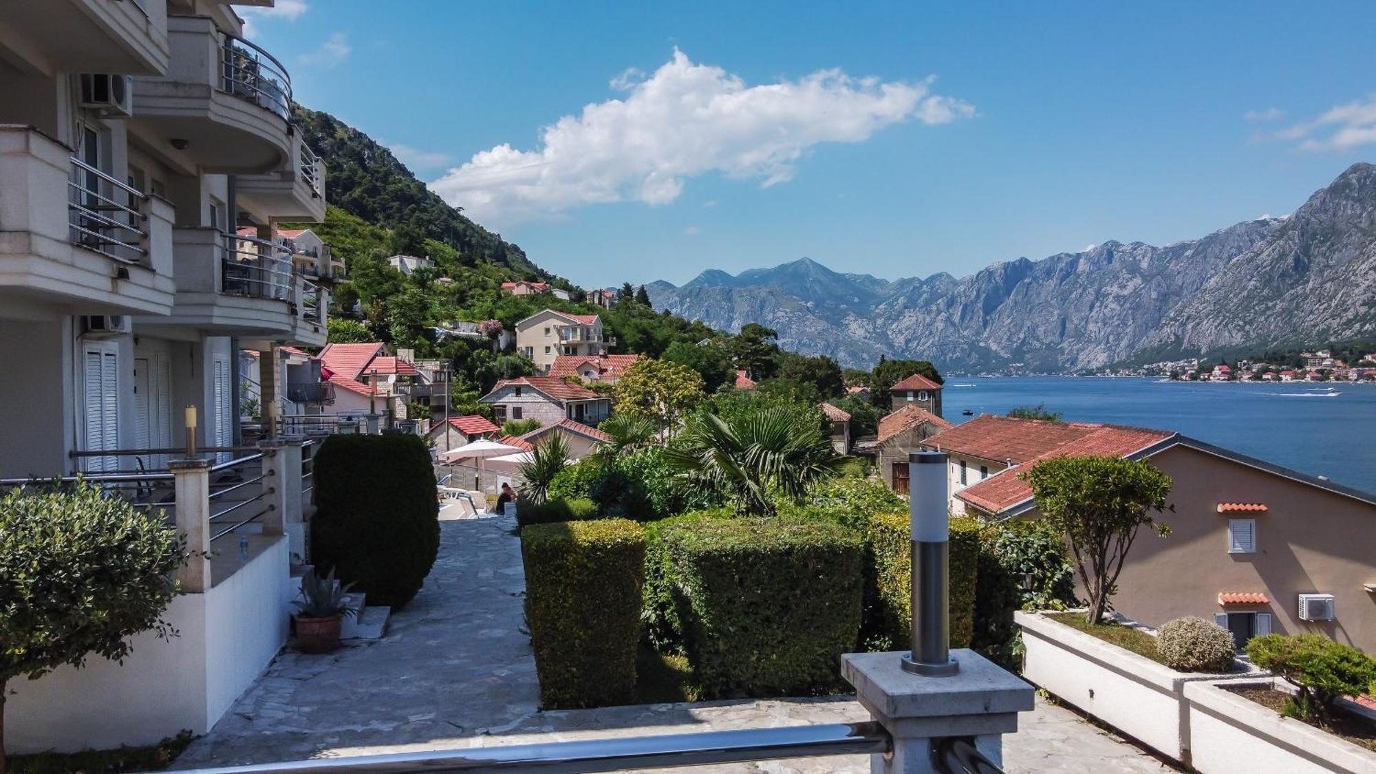 Chillout Apartment In Kotor Bay Extérieur photo
