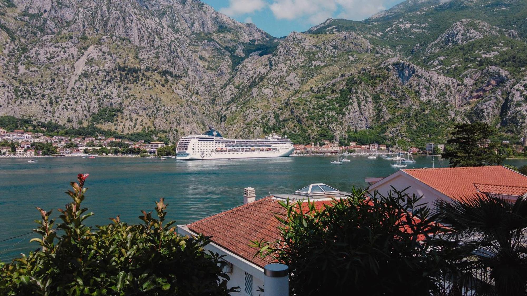 Chillout Apartment In Kotor Bay Extérieur photo