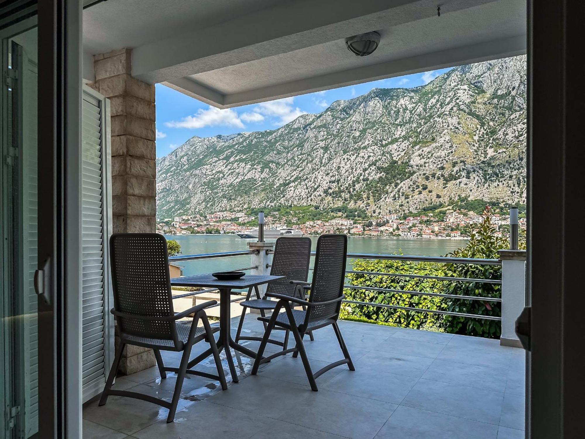 Chillout Apartment In Kotor Bay Extérieur photo