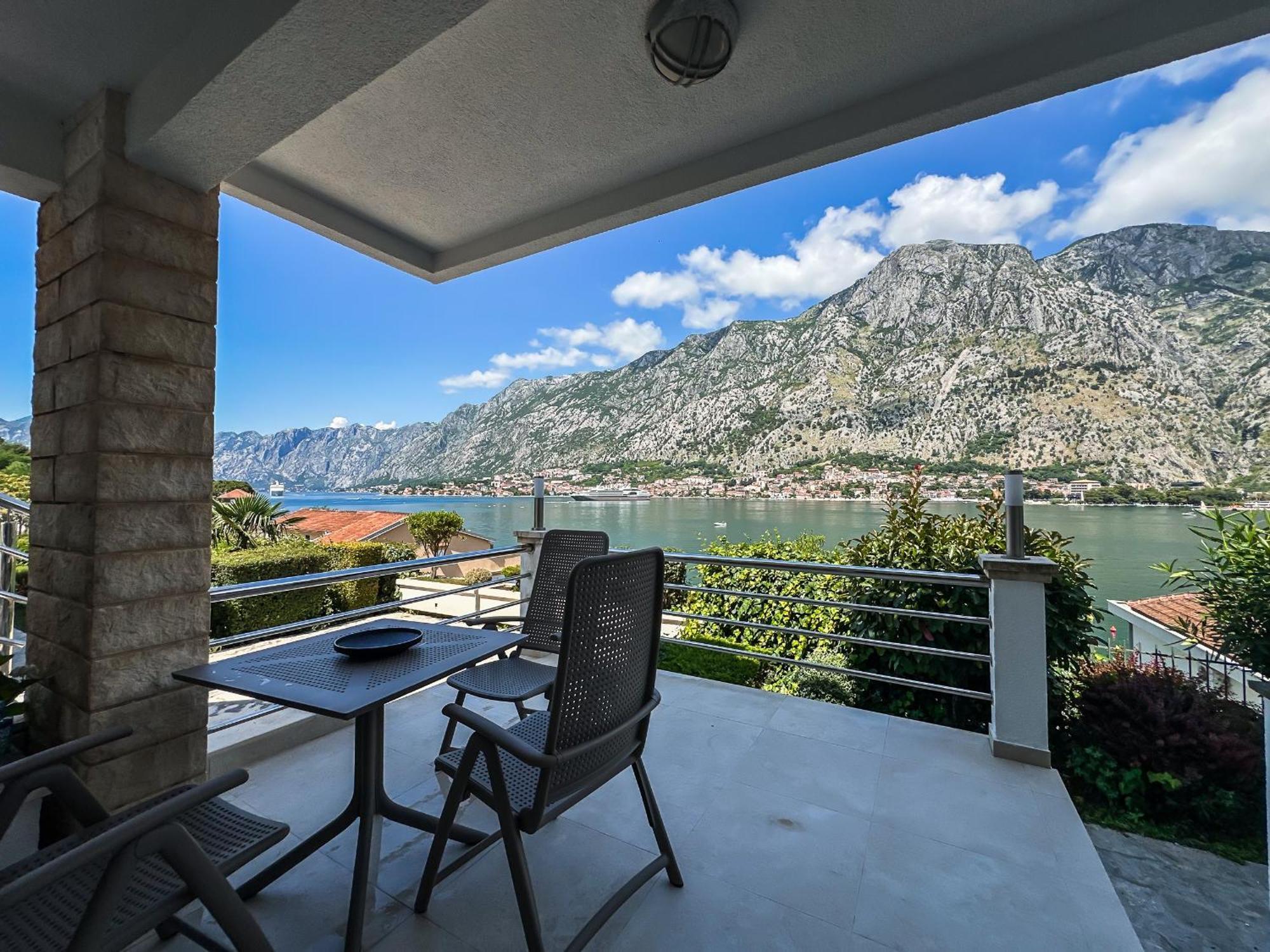Chillout Apartment In Kotor Bay Extérieur photo