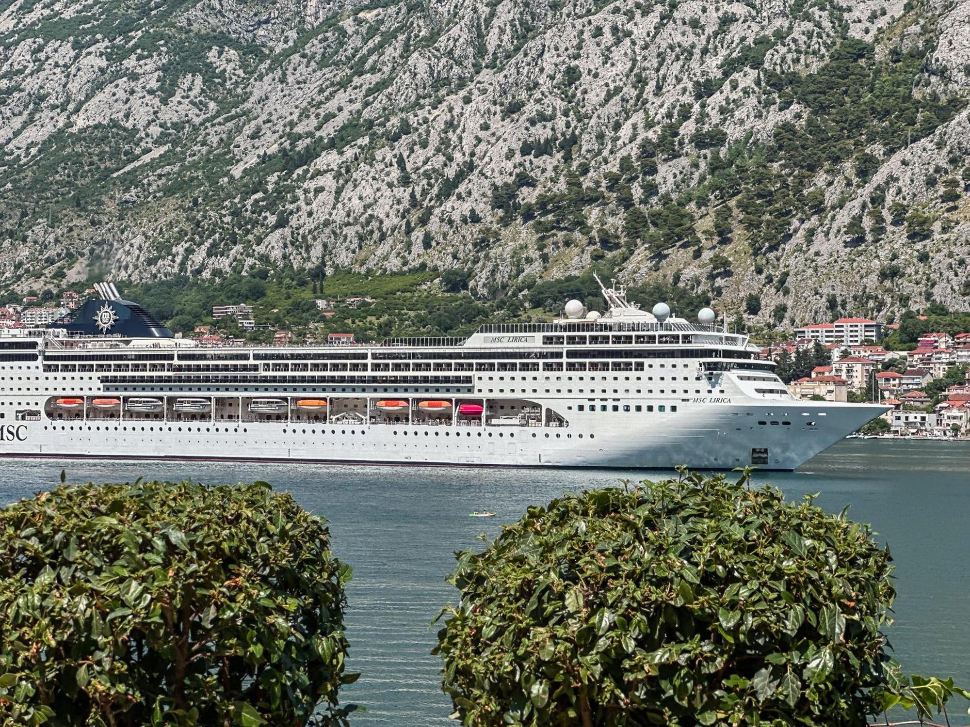 Chillout Apartment In Kotor Bay Extérieur photo